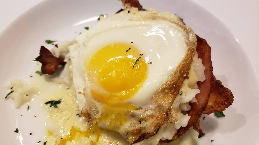 Luccheses Italian Restaurant | restaurant | 655 County Rd 17 #9, Elkhart, IN 46516, USA | 5745224137 OR +1 574-522-4137