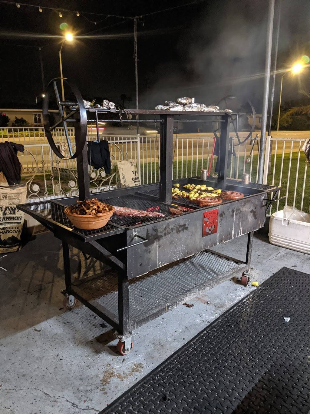 Tacos Los Cholos | restaurant | 821 S State College Blvd, Anaheim, CA 92806, USA | 7146038922 OR +1 714-603-8922