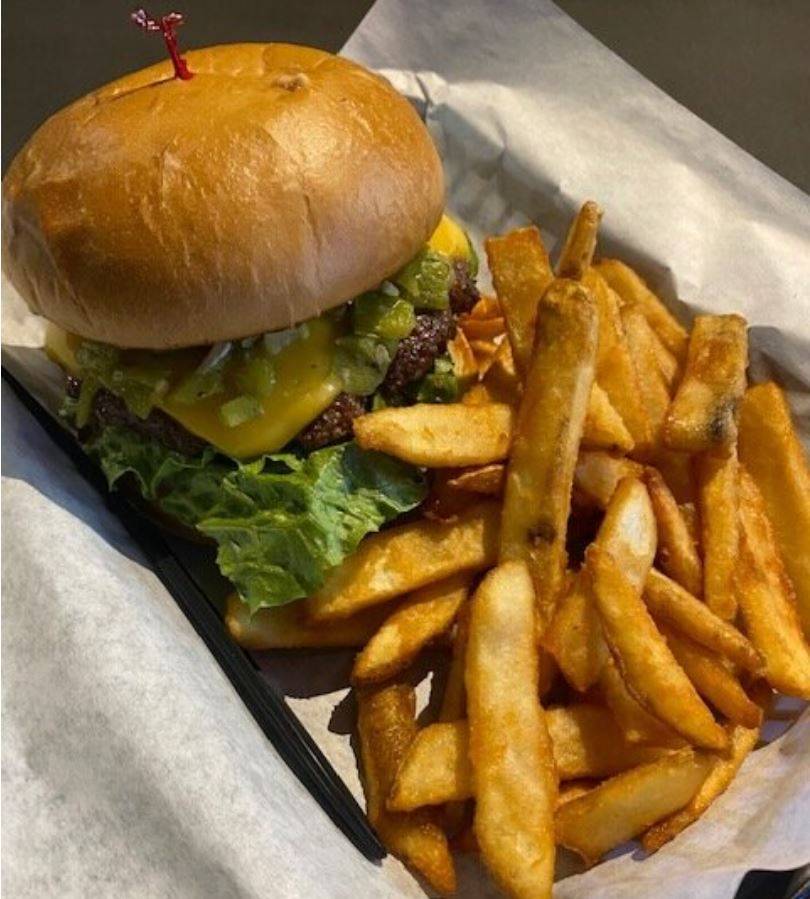 Revel Burger | restaurant | 4720 Alexander Blvd NE, Albuquerque, NM 87107, USA | 5053034700 OR +1 505-303-4700