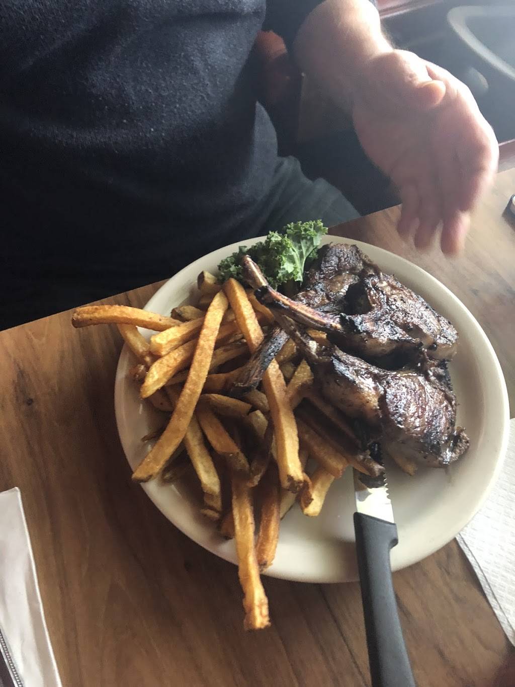 Rogalas Bar & Grill | restaurant | 31831 Ford Rd, Garden City, MI 48135, USA | 7345224110 OR +1 734-522-4110