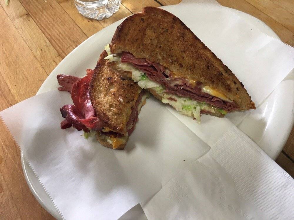 Colonial Kitchen | restaurant | 103 N Union Ave, Lansdowne, PA 19050, USA | 6102847811 OR +1 610-284-7811