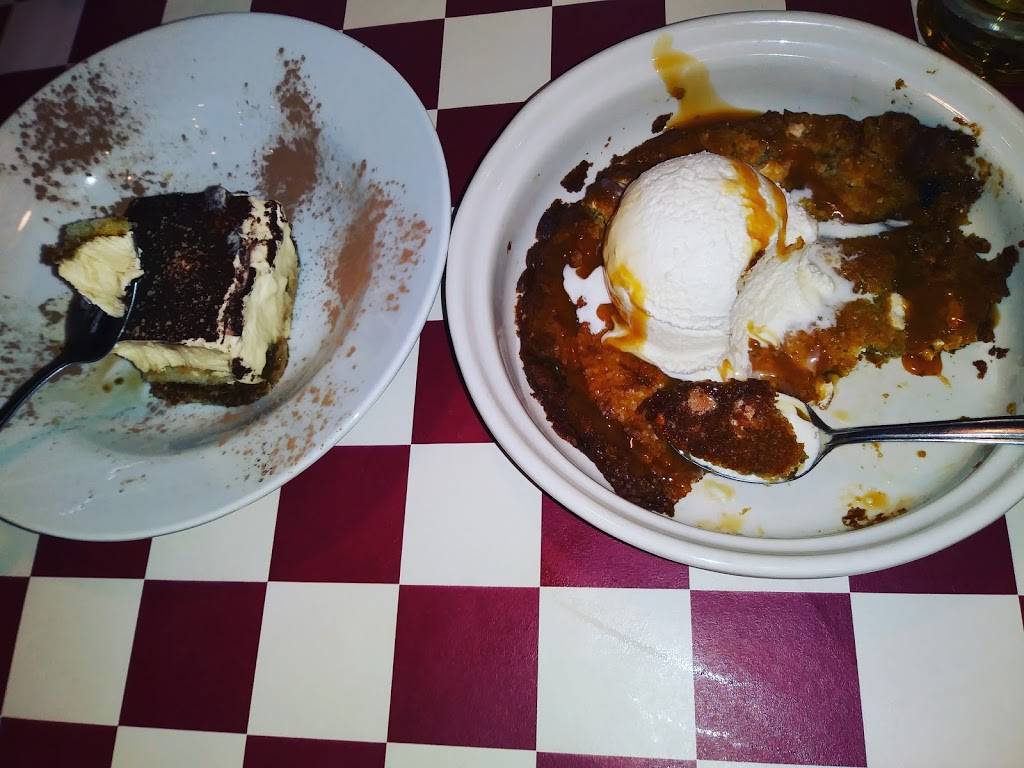 Giordanos | restaurant | 1556 Buttitta Dr, Streamwood, IL 60107, USA | 6303728600 OR +1 630-372-8600