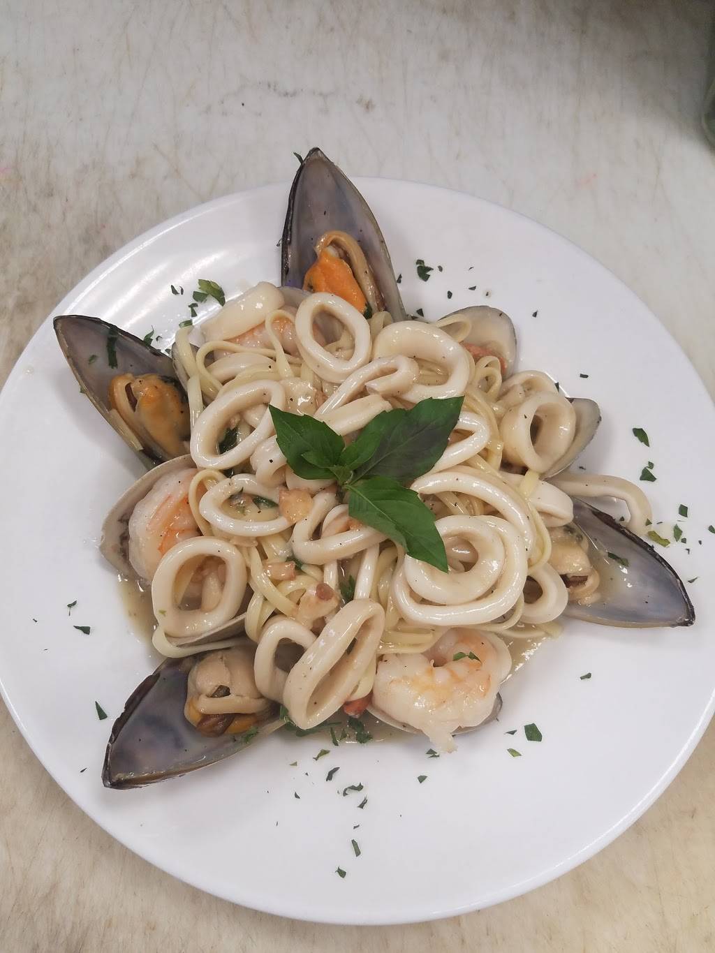 Espositos Pizza | restaurant | 465 Pompton Ave, Cedar Grove, NJ 07009, USA | 9732390807 OR +1 973-239-0807