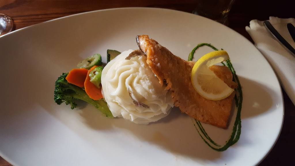 Take Five Bistro | restaurant | 1068 Erie Stree, Windsor, ON N9A 3Z2, Canada | 5199622991 OR +1 519-962-2991