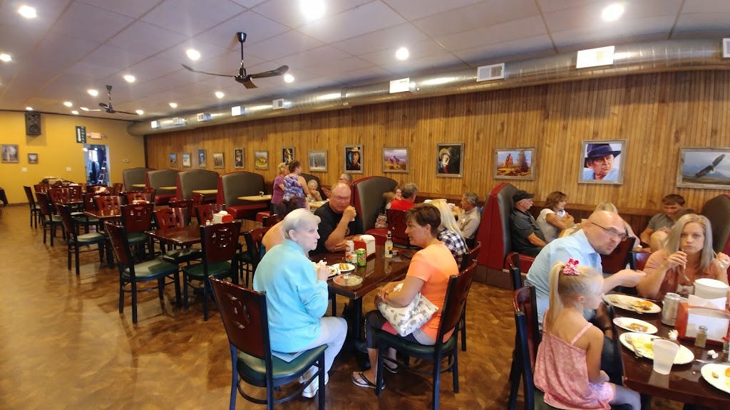 Roosters | restaurant | 221 S 5th St, Menno, SD 57045, USA | 6053875558 OR +1 605-387-5558