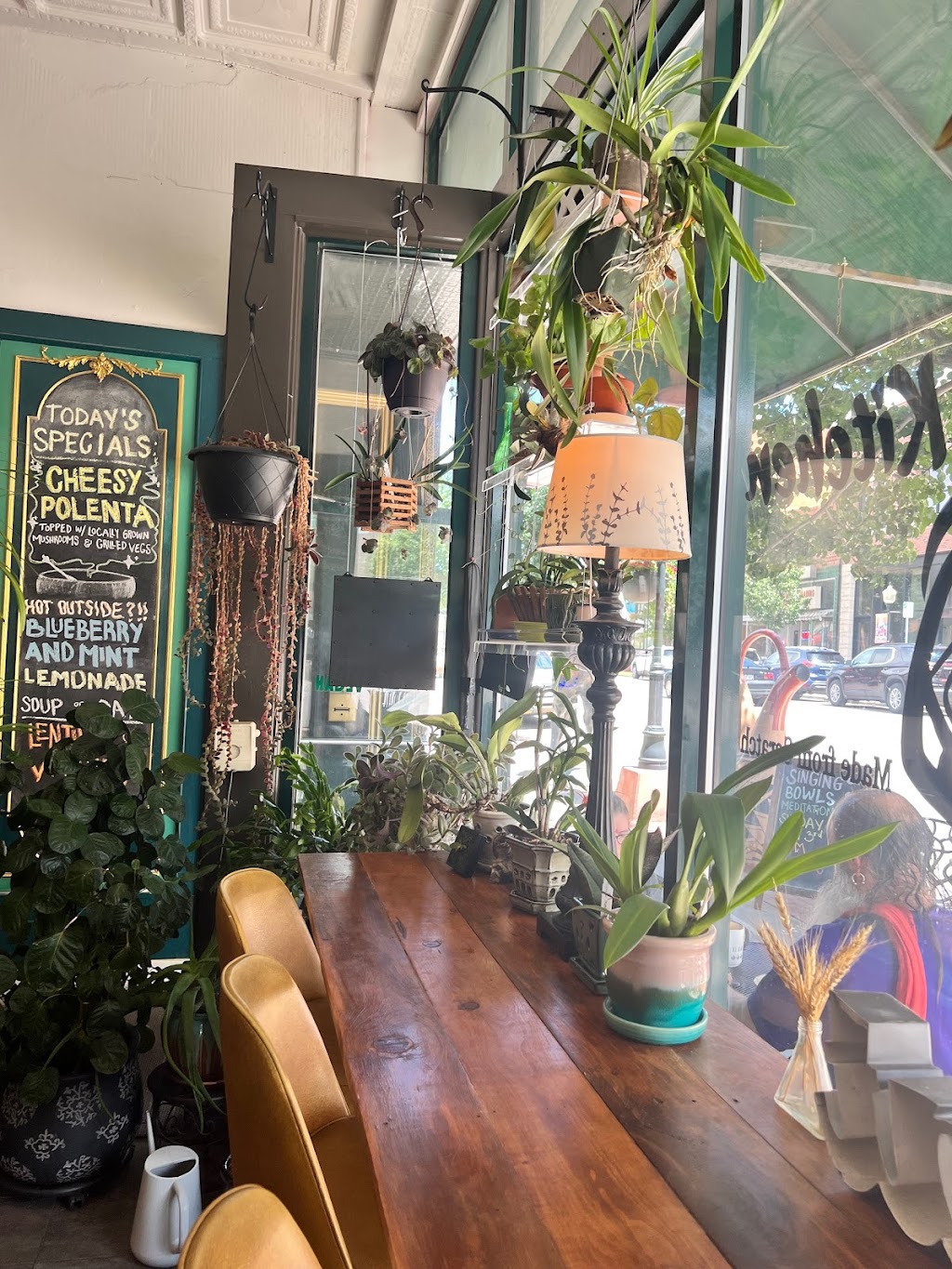 Sitas Kitchen | restaurant | 107 E Main St, Trinidad, CO 81082, USA | 7198595574 OR +1 719-859-5574