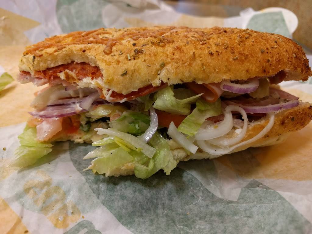 Subway | restaurant | 8558 Old Lee Hwy, Fairfax, VA 22031, USA | 7035606977 OR +1 703-560-6977