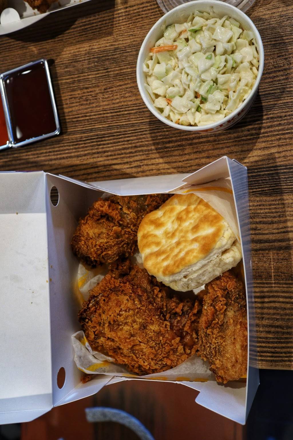 TKK Fried Chicken | meal takeaway | 1 Beale St, Quincy, MA 02170, USA | 6174810785 OR +1 617-481-0785