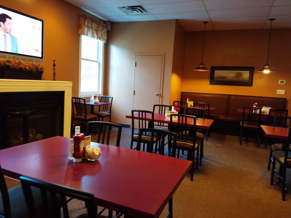 J & Ps Family Restaurant | restaurant | 352 Main Street Bath, Bath, ON K0H 1G0, Canada | 6133523481 OR +1 613-352-3481