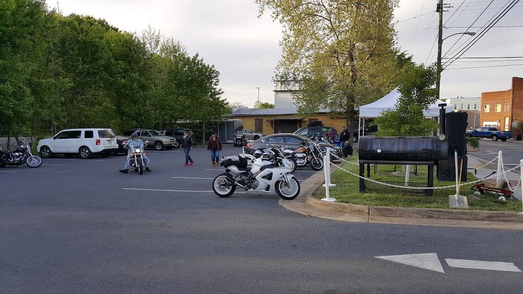 The Gobbler Grill | restaurant | 116 S Main St, Broadway, VA 22815, USA | 5409019799 OR +1 540-901-9799