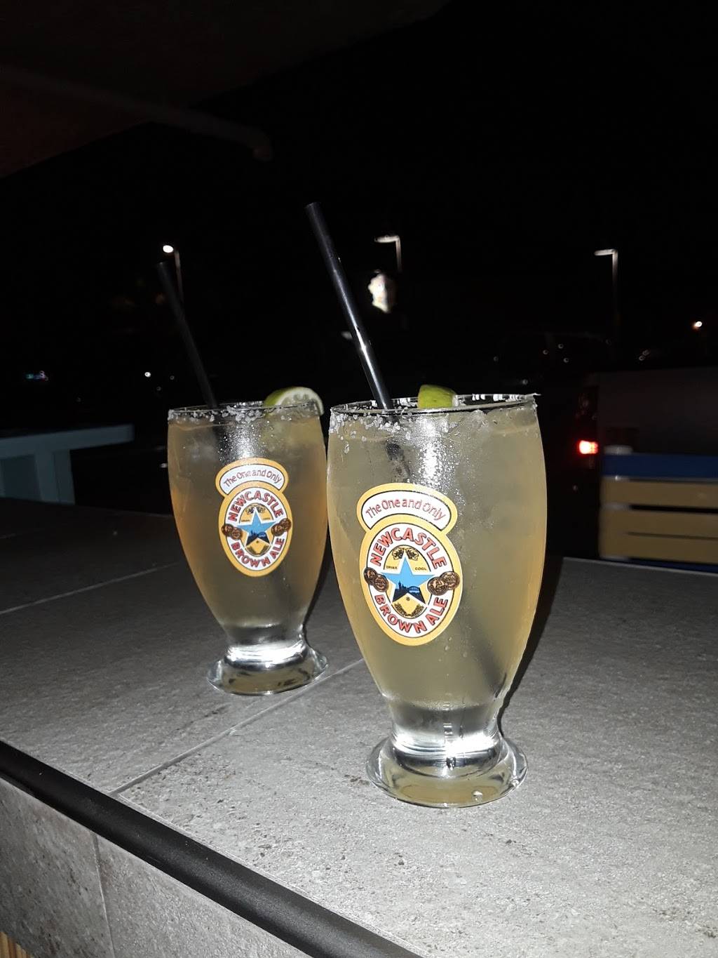 The Dog & Parrot | restaurant | 19703 Gulf Blvd, Indian Shores, FL 33785, USA | 7275933208 OR +1 727-593-3208