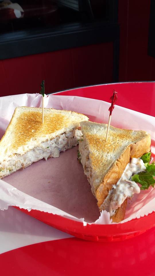 Dairy Isle & Grill | restaurant | 502 W Main St, Steelville, MO 65565, USA | 5737755388 OR +1 573-775-5388