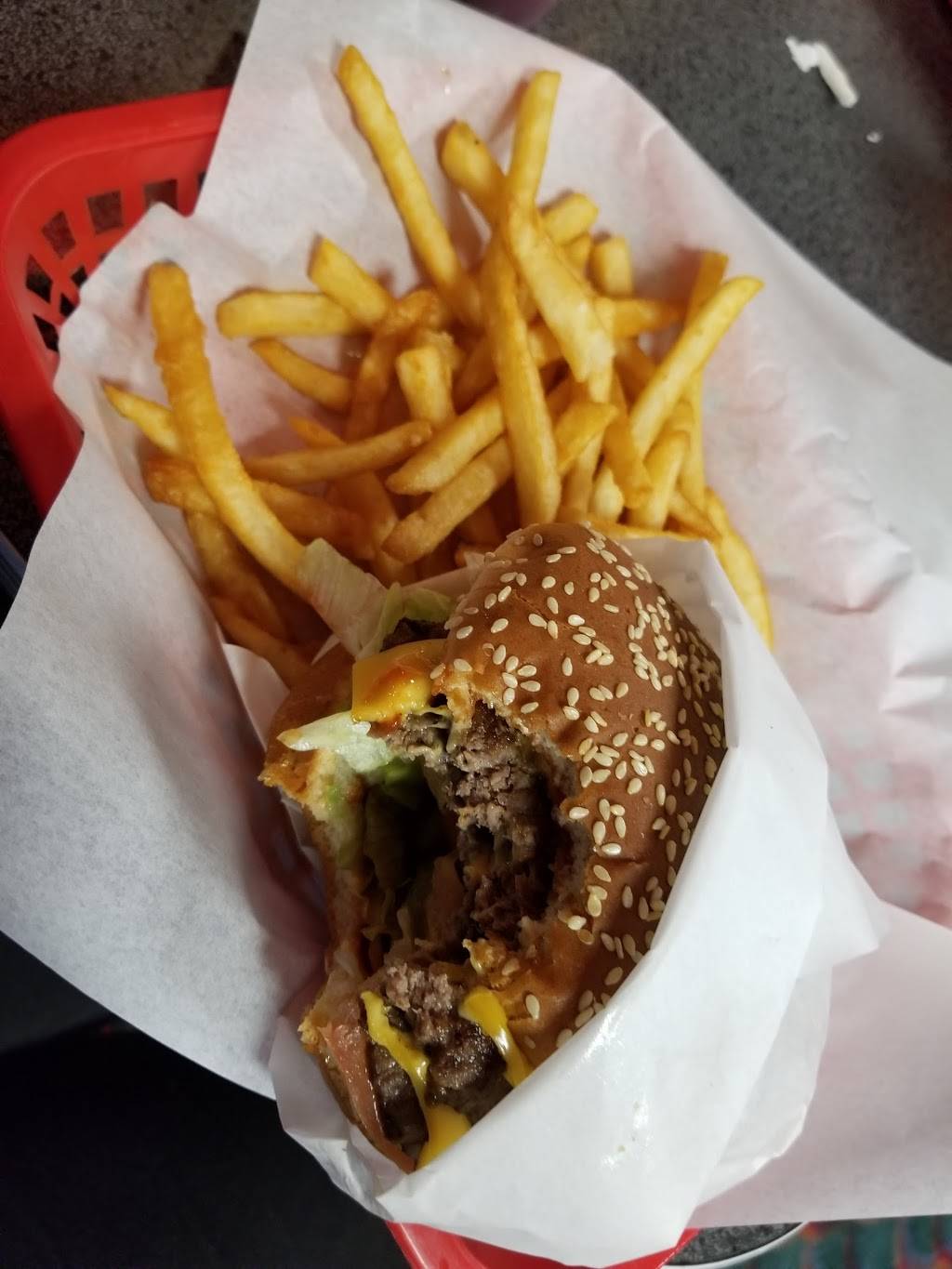 Burger Mania | restaurant | 2302 W Bell Rd, Phoenix, AZ 85023, USA | 6028962723 OR +1 602-896-2723