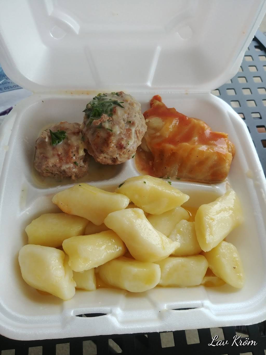 Signature Euro Deli | restaurant | 160 E Lake St, Bloomingdale, IL 60108, USA | 6303511330 OR +1 630-351-1330