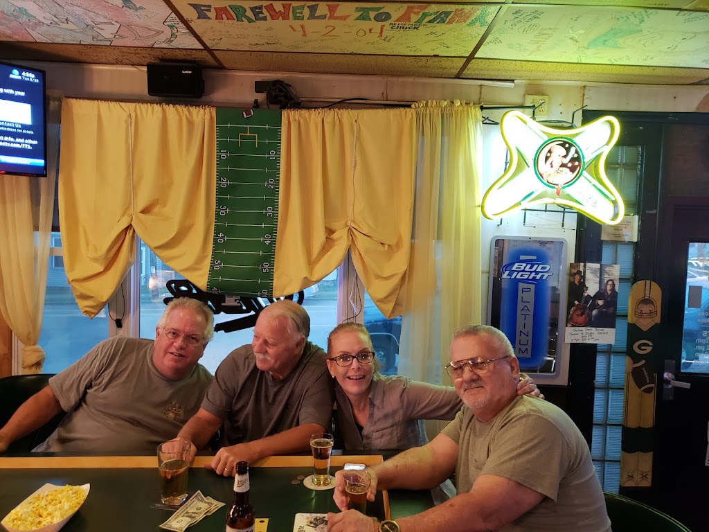 Linebacker | restaurant | 527 N 10th St, Manitowoc, WI 54220, USA | 9206826510 OR +1 920-682-6510