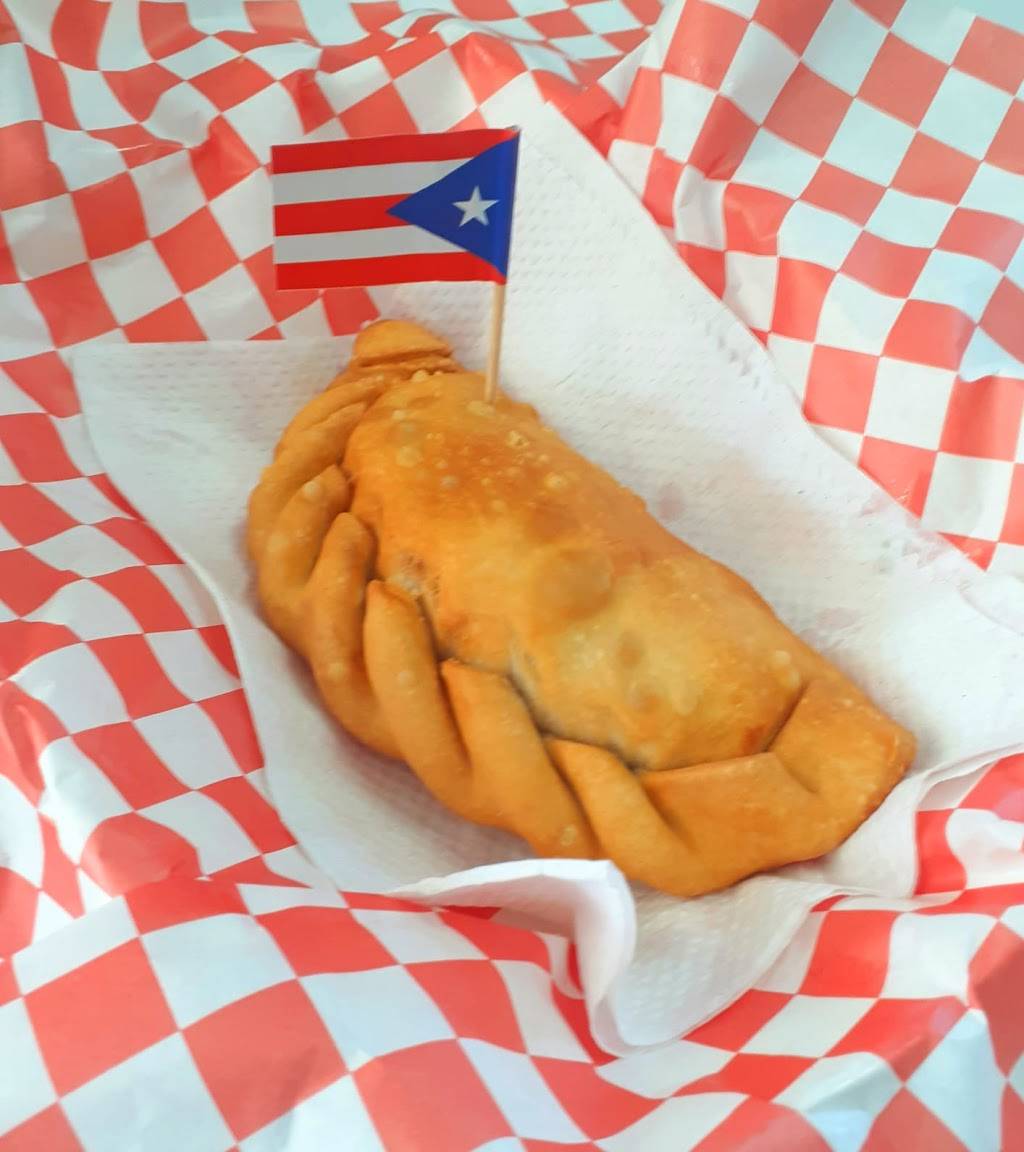 Maná del Cielo Sandwiches y más | restaurant | 44009 US-27, Davenport, FL 33897, USA | 7879747440 OR +1 787-974-7440