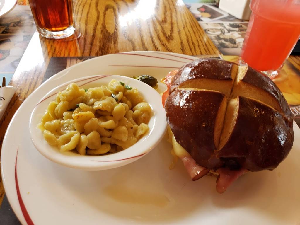 Chalet In The Valley Restaurant | restaurant | 5060 OH-557, Millersburg, OH 44654, USA | 3308932550 OR +1 330-893-2550