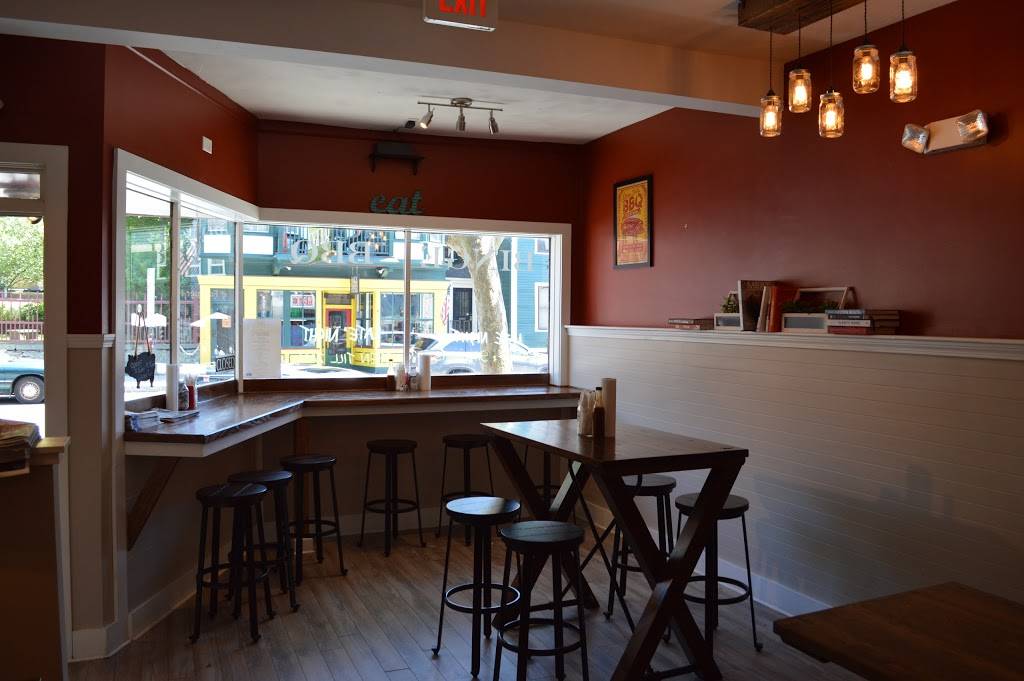 Binge BBQ | restaurant | 12 Broadway, Newport, RI 02840, USA | 4016193799 OR +1 401-619-3799