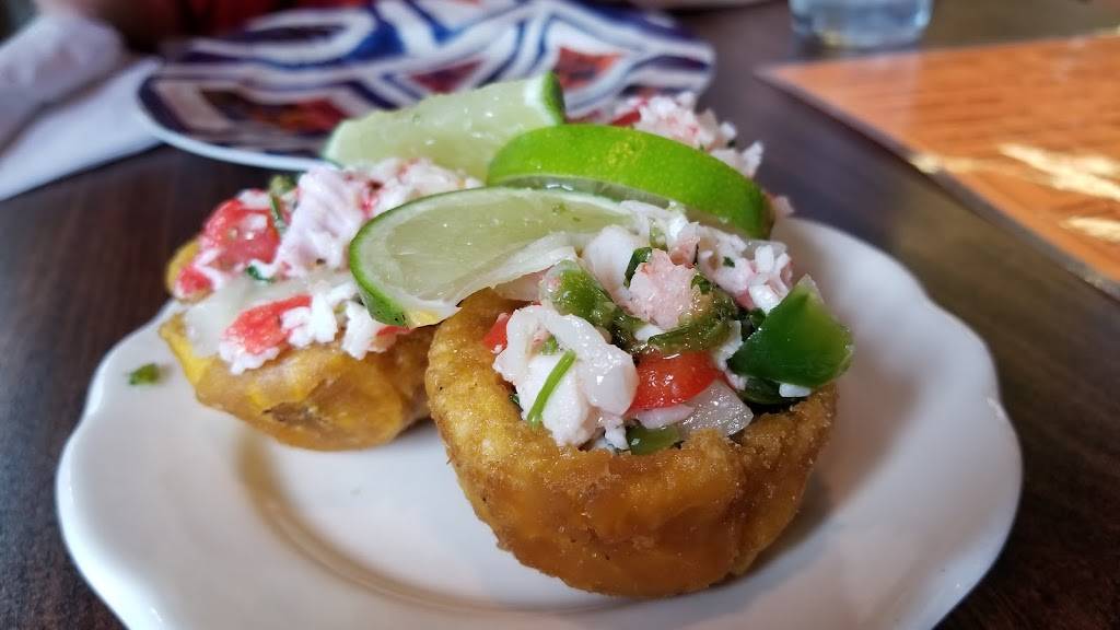 Santiagos Family Restaurant | restaurant | 34 Franklin St, Westfield, MA 01085, USA | 4135620210 OR +1 413-562-0210