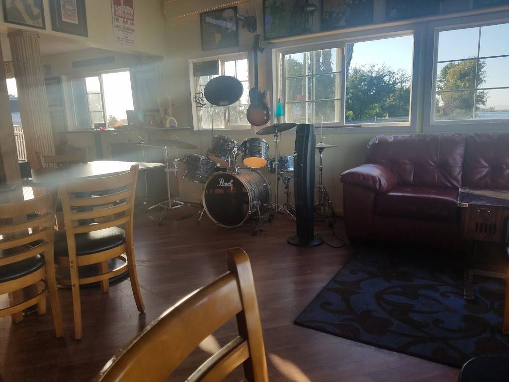 Lighthouse Marina & Resort | restaurant | 151 Brannan Island Rd, Isleton, CA 95641, USA | 9167775511 OR +1 916-777-5511