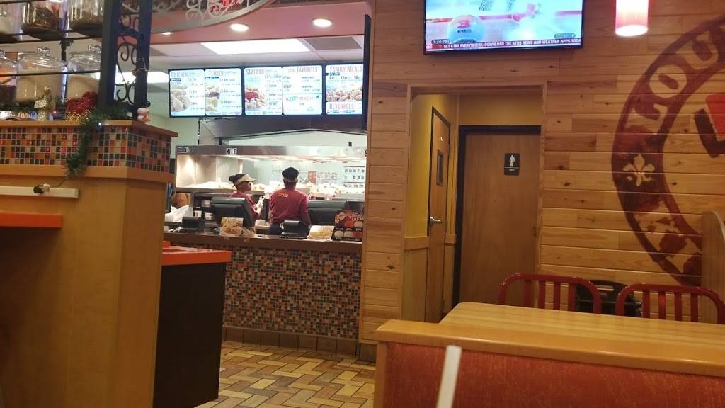 Popeyes Louisiana Kitchen | restaurant | 3565 Greenwood Rd, Shreveport, LA 71109, USA | 3186354240 OR +1 318-635-4240