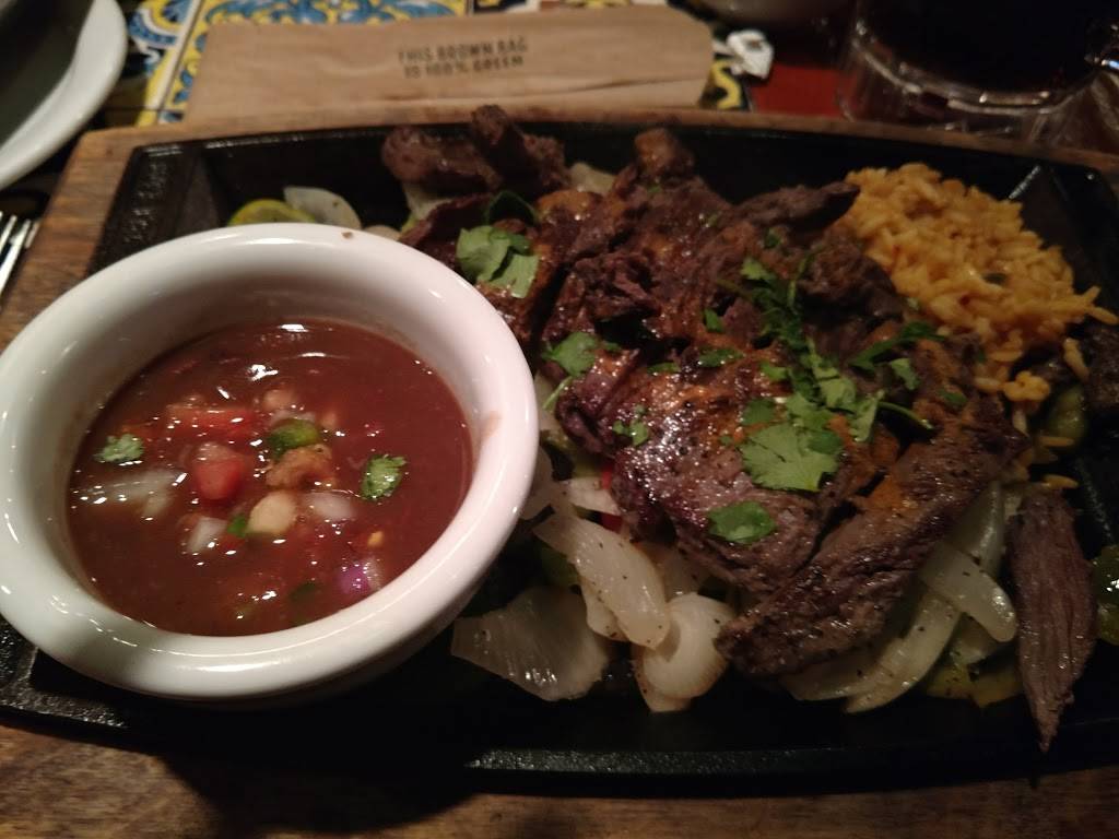 Chilis Grill & Bar | meal takeaway | 2409 N Richmond Rd, McHenry, IL 60050, USA | 8155780223 OR +1 815-578-0223