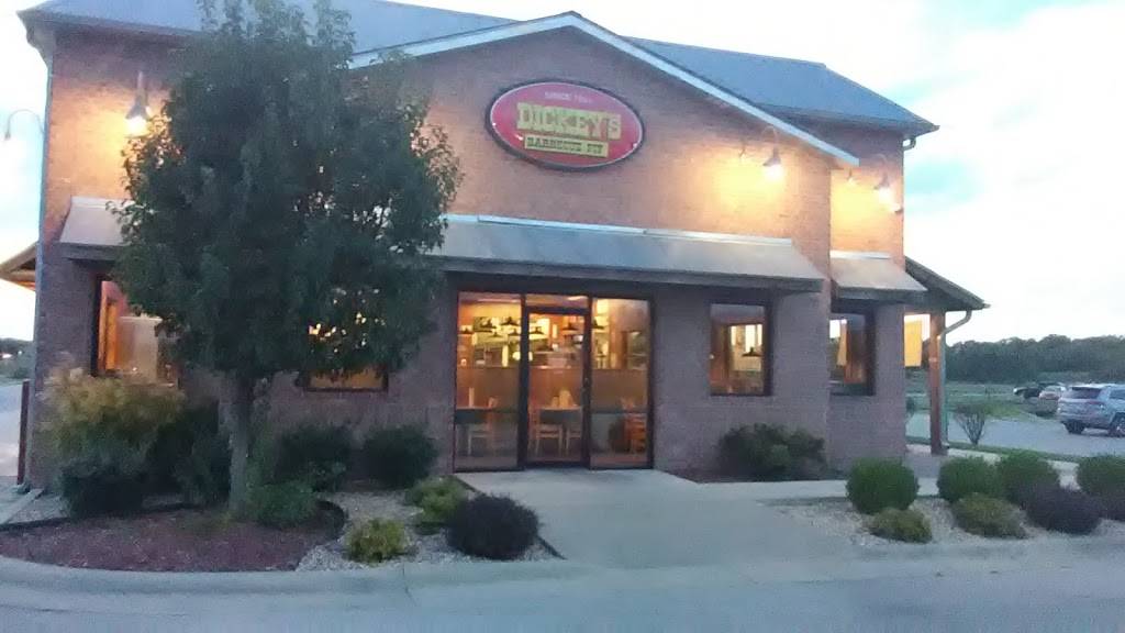 Dickeys Barbecue Pit | restaurant | 2540 Granite Ln, Lebanon, MO 65536, USA | 4175324227 OR +1 417-532-4227