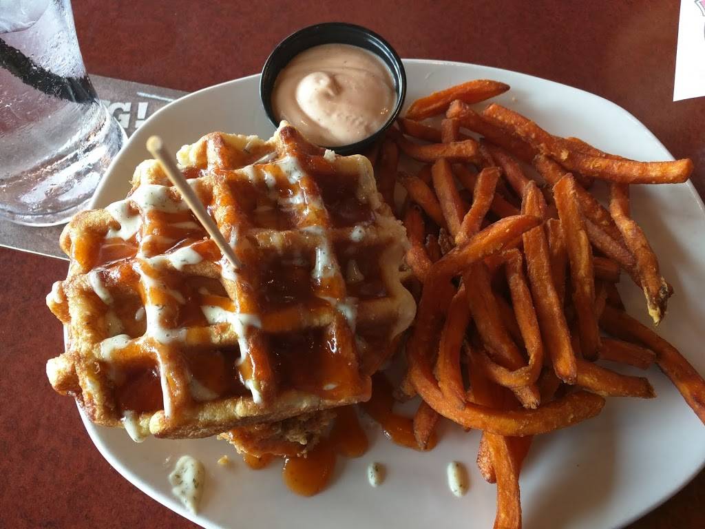 St. Louis Bar & Grill | restaurant | 580 King St W Unit 1, Oshawa, ON L1J 7J1, Canada | 9057287777 OR +1 905-728-7777