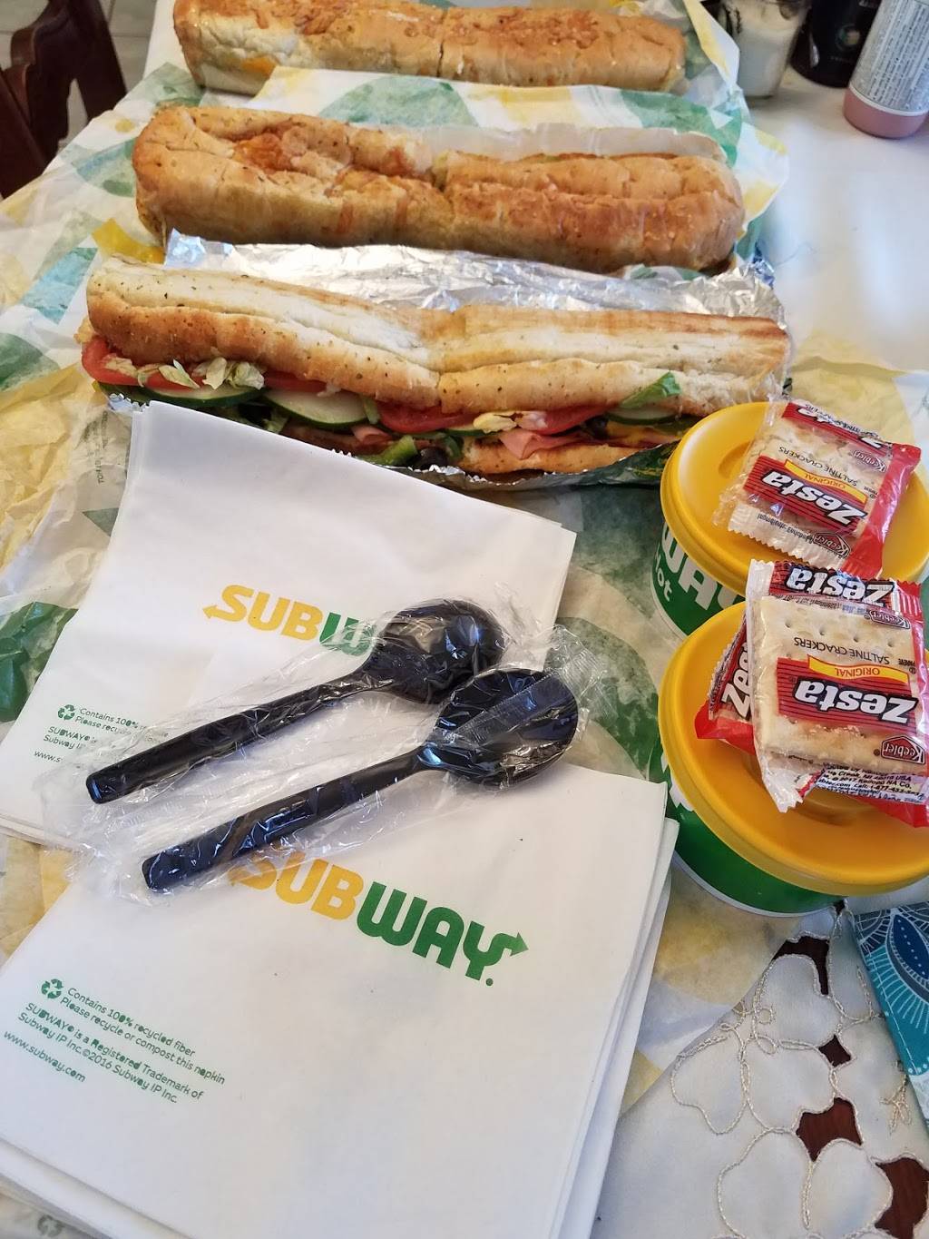 Subway | meal takeaway | 996 SW 67th Ave, Miami, FL 33144, USA | 3052643595 OR +1 305-264-3595