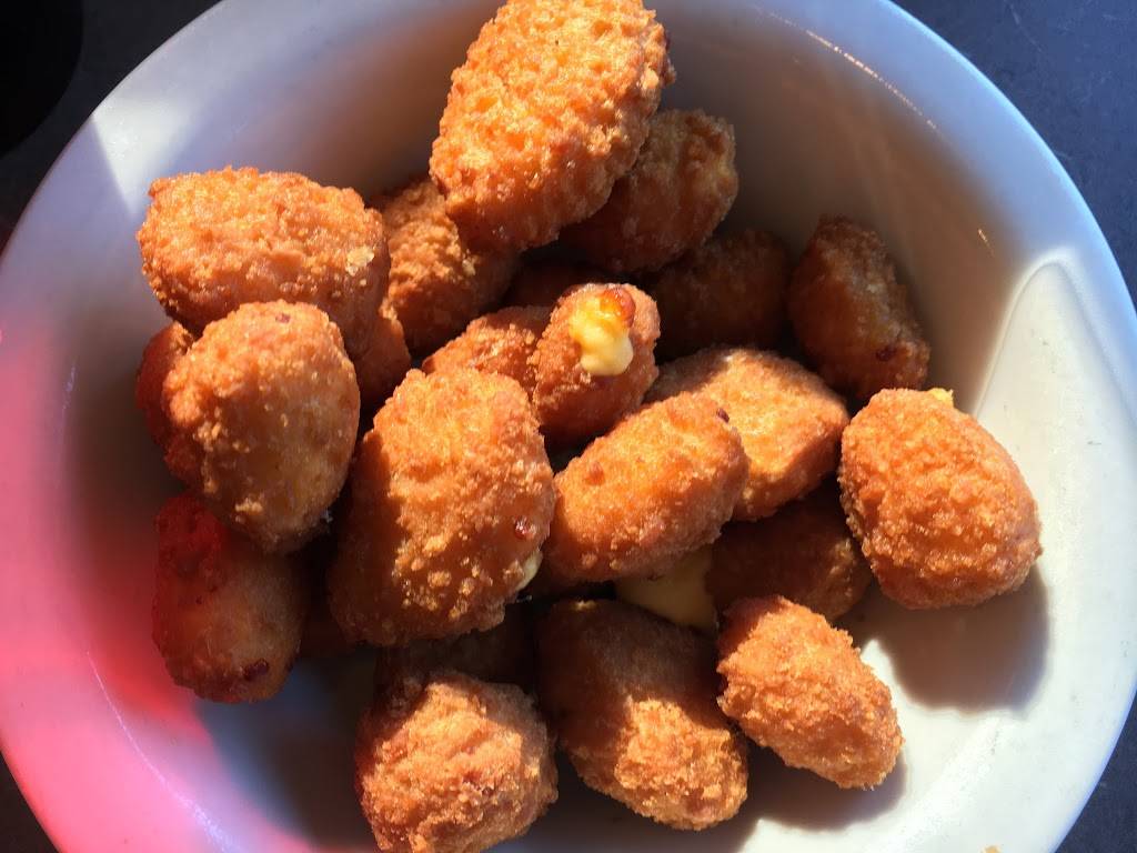 The Brothers Three | restaurant | 1302 Marinette Ave, Marinette, WI 54143, USA | 7157359054 OR +1 715-735-9054