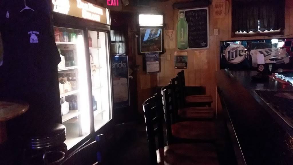 Dog House Saloon | restaurant | 202 S Broad St, West Hazleton, PA 18202, USA | 5704531699 OR +1 570-453-1699