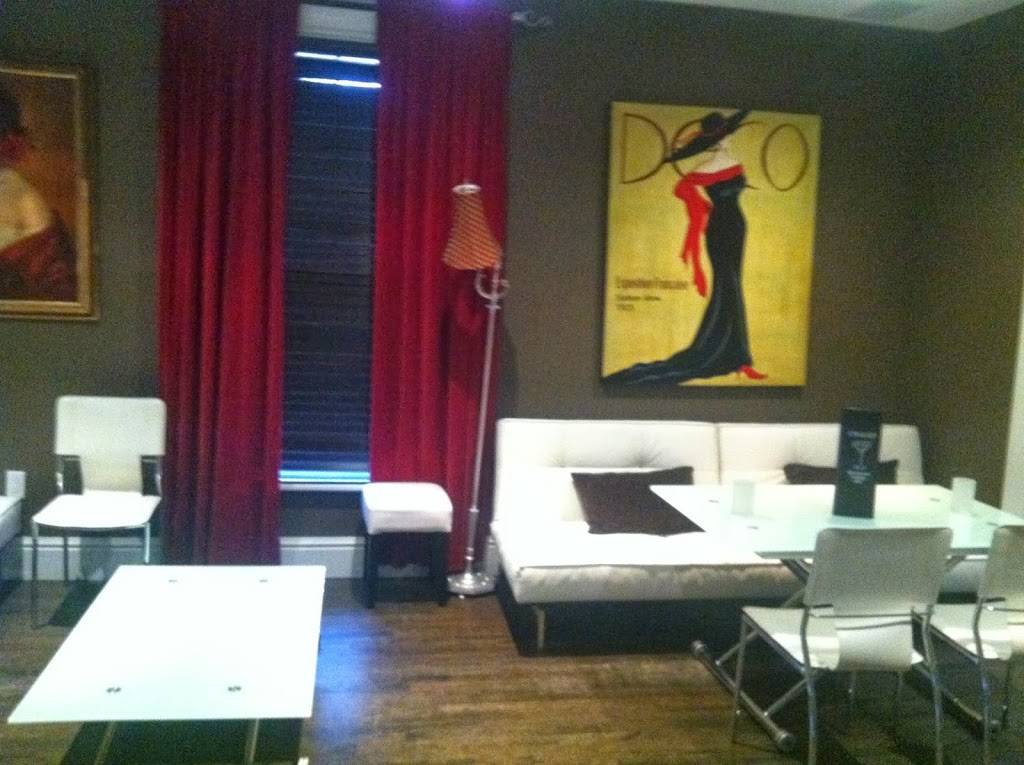 Chalet | restaurant | 1 Railroad Ave, Roslyn, NY 11576, USA | 5166217975 OR +1 516-621-7975