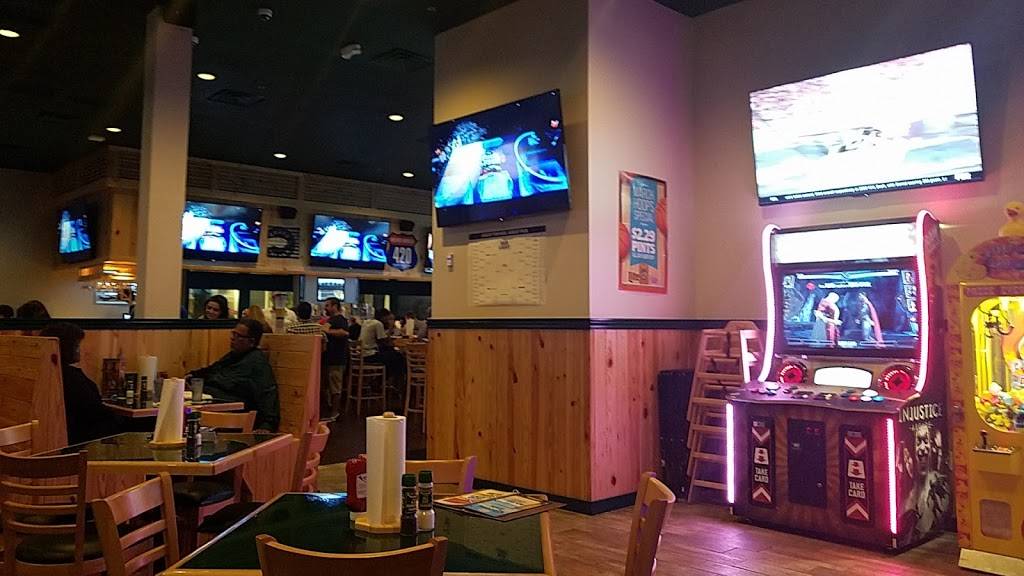 Gators Dockside | restaurant | 6516 Old Brick Road, Windermere, FL 34786, USA | 4072175191 OR +1 407-217-5191