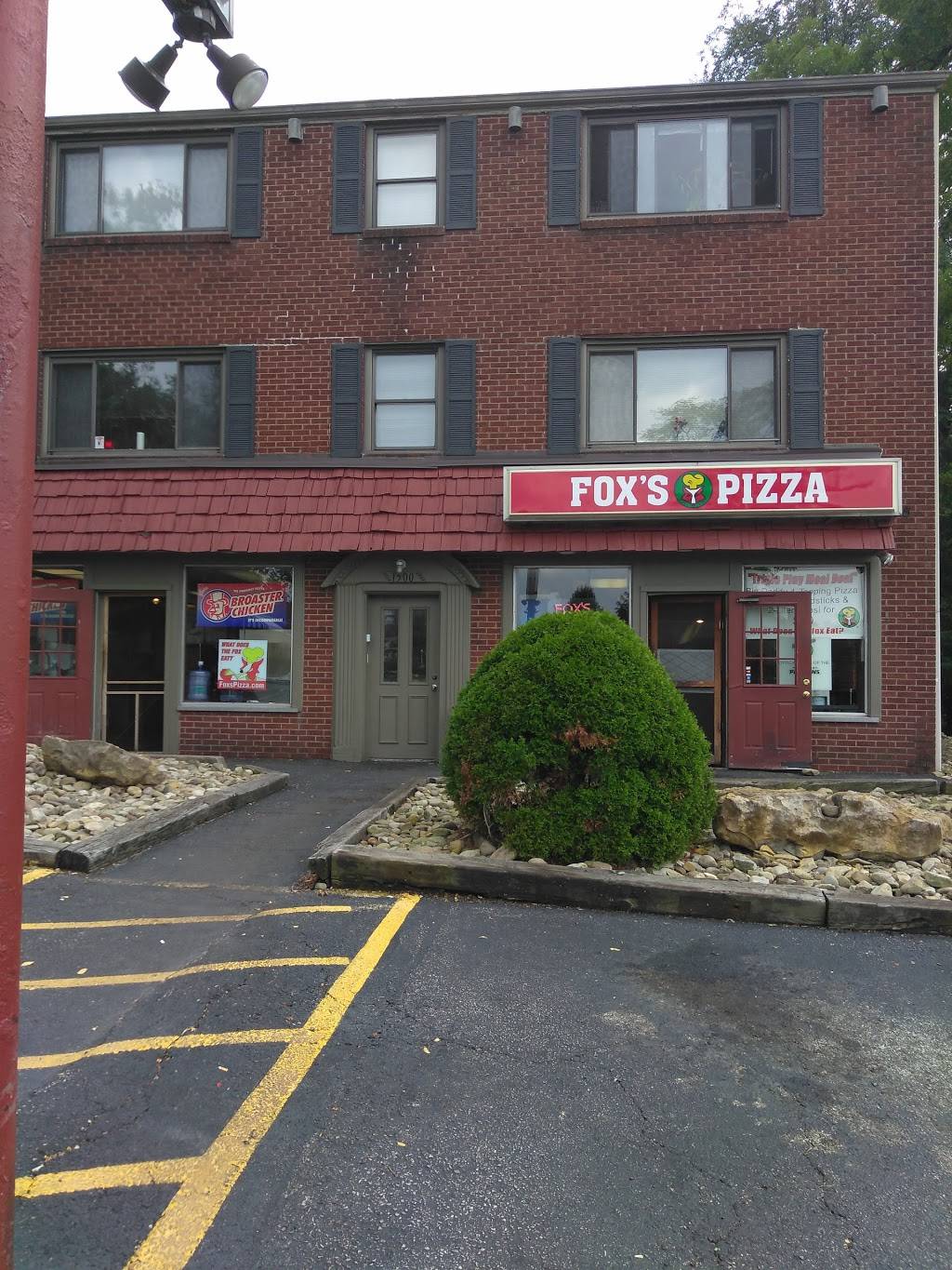 Foxs Pizza Den | restaurant | 1500 Radford Rd, Pittsburgh, PA 15227, USA | 4128816450 OR +1 412-881-6450