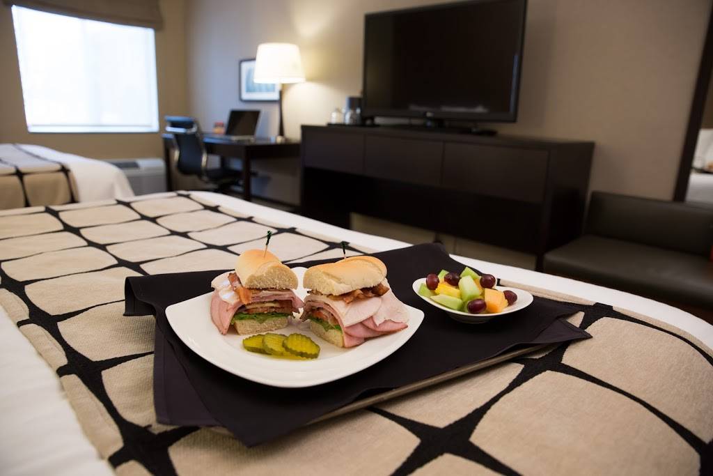 Hotel Marshfield | restaurant | 2700 S Central Ave, Marshfield, WI 54449, USA | 7153872700 OR +1 715-387-2700