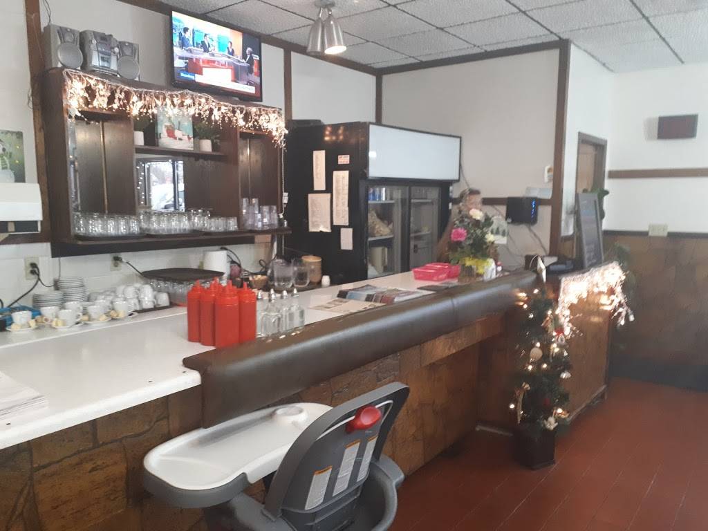 Athenas Diner | restaurant | 569 Broadway St, Wyoming, ON N0N 1T0, Canada | 5198450502 OR +1 519-845-0502