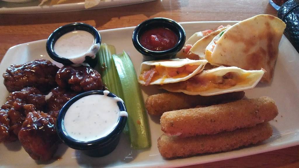 Applebees Grill + Bar | restaurant | 2384 US-31, Traverse City, MI 49684, USA | 2319292929 OR +1 231-929-2929