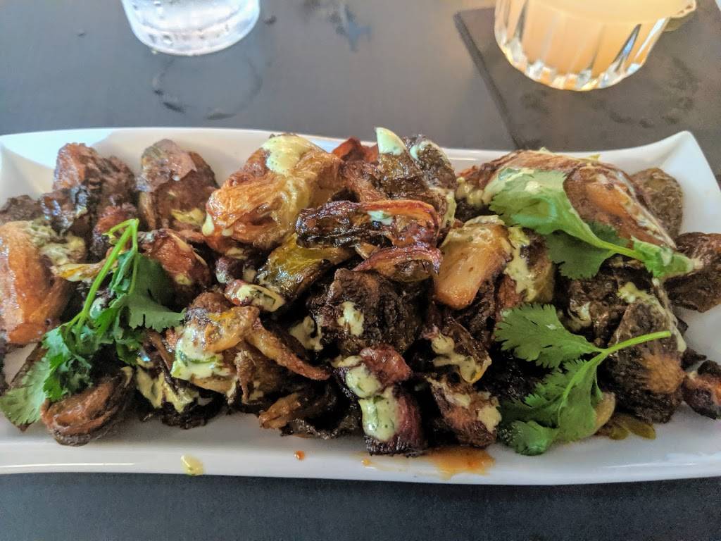 Chucks Fish Athens | restaurant | 220 W Broad St, Athens, GA 30601, USA | 7063956611 OR +1 706-395-6611