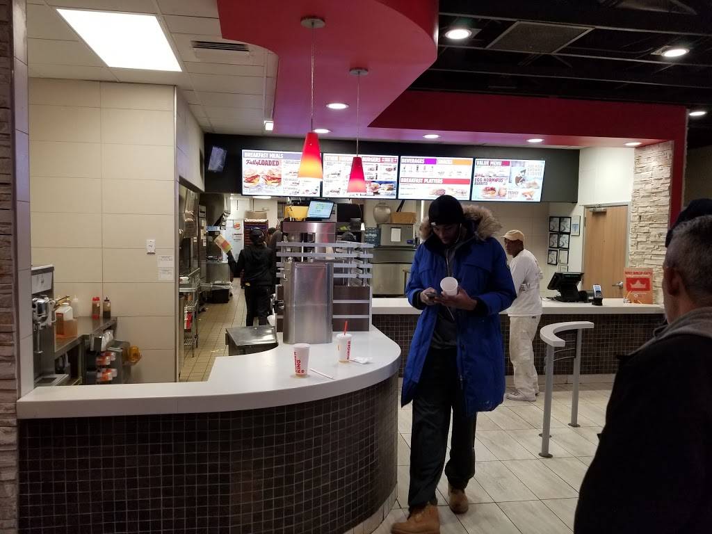 Burger King | restaurant | 16224 S South Park Ave, South Holland, IL 60473, USA | 7085664541 OR +1 708-566-4541