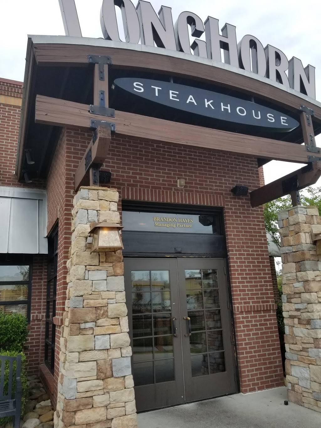 LongHorn Steakhouse | meal takeaway | 925 International Dr, Wilmington, NC 28405, USA | 9105091550 OR +1 910-509-1550