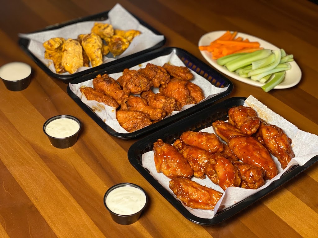 Wing Run | restaurant | 324 S Racine Ave, Chicago, IL 60607, USA | 3123748915 OR +1 312-374-8915