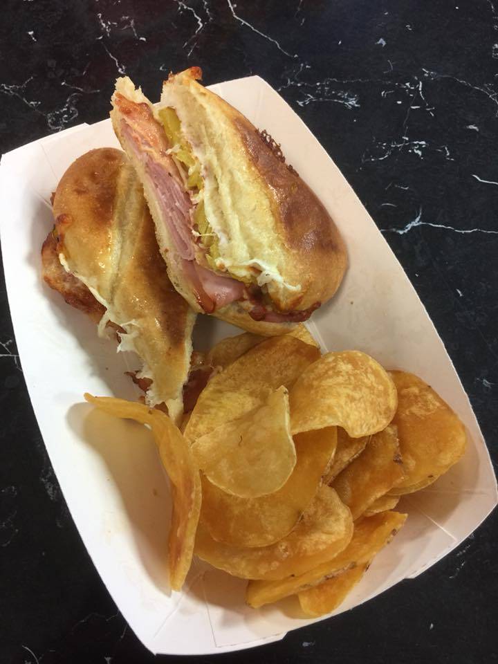 The Instant Replay Cafe | restaurant | 5646 Mutual Ln, Indianapolis, IN 46239, USA | 3175277283 OR +1 317-527-7283