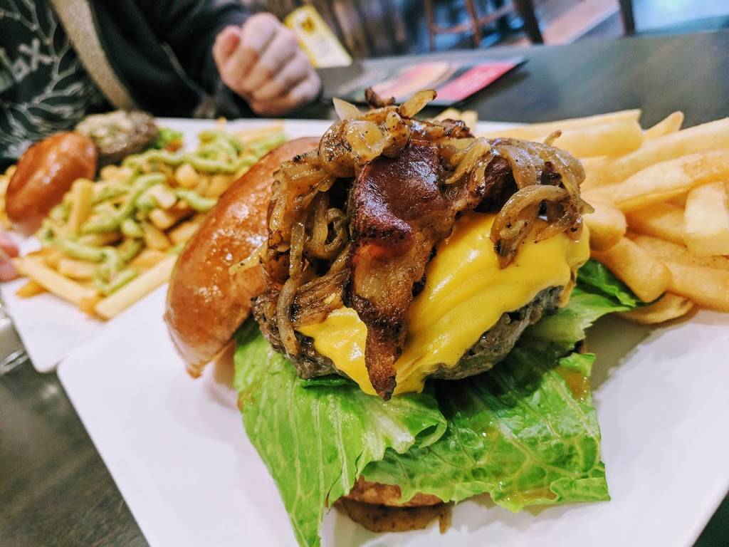 Signature Burger | meal takeaway | 3835 Main St, Culver City, CA 90232, USA | 3105595222 OR +1 310-559-5222