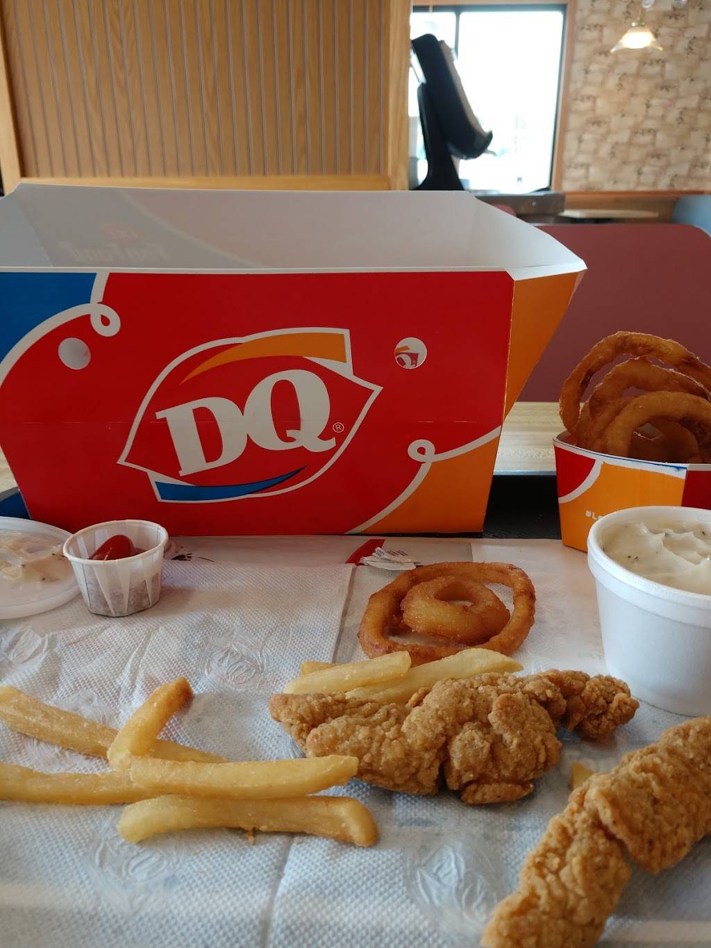 Dairy Queen | restaurant | 235 N Broadway St, New Philadelphia, OH 44663, USA | 3303642220 OR +1 330-364-2220