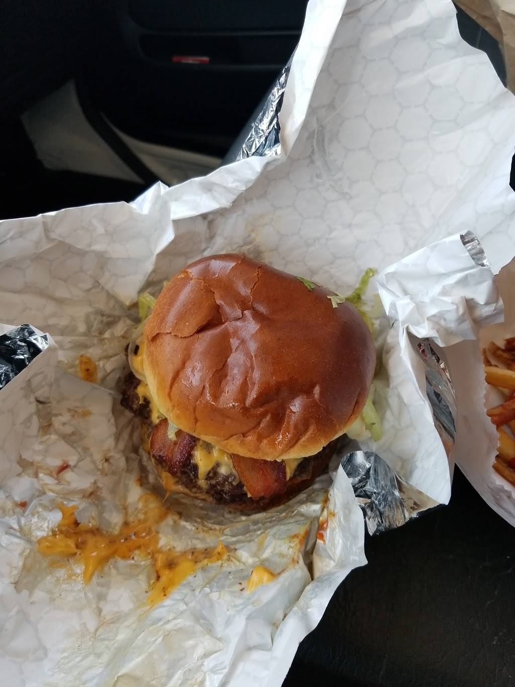 Windy Hill Grill | restaurant | 184 W North St, Bradley, IL 60915, USA | 8159325906 OR +1 815-932-5906