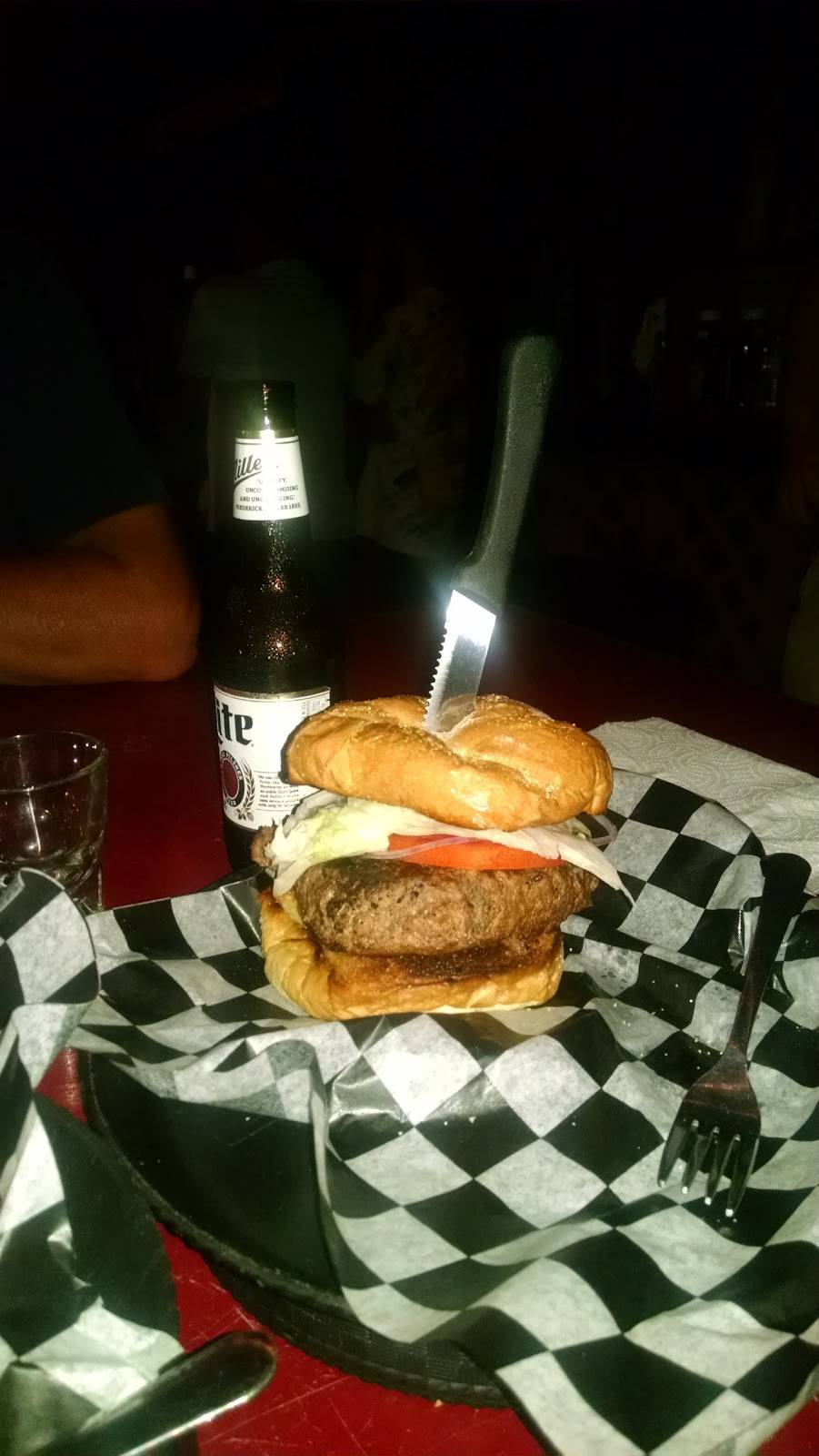 Willys Burgers And Booze | restaurant | 645 Corey Ave, St Pete Beach, FL 33706, USA | 7273298667 OR +1 727-329-8667