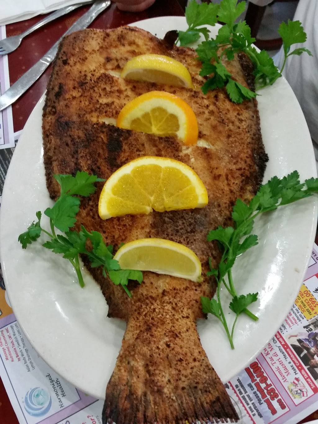 Golden Dolphin Diner | restaurant | 365 Main St, Huntington, NY 11743, USA | 6313519680 OR +1 631-351-9680