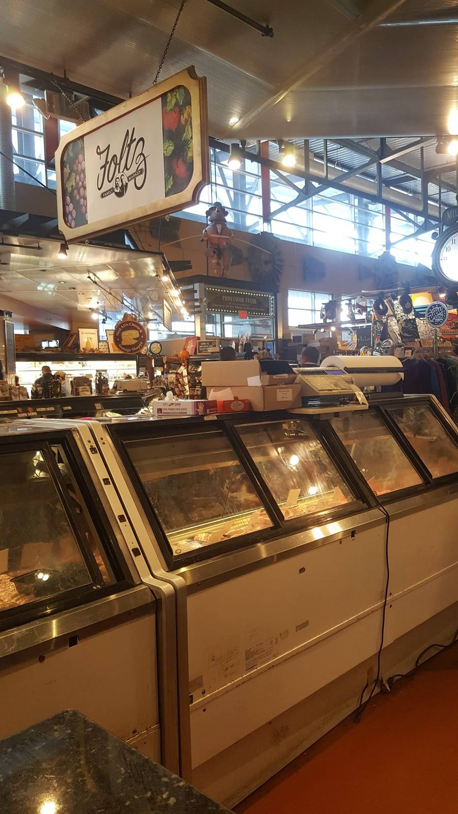 Foltz Family Market | restaurant | 400 N Water St, Milwaukee, WI 53202, USA | 4142775070 OR +1 414-277-5070