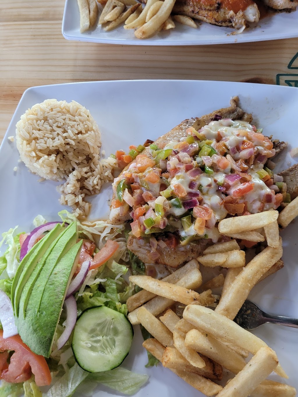 El Viejón Seafood Restaurant | restaurant | 902 W Pioneer Pkwy, Grand Prairie, TX 75051, USA | 2145338575 OR +1 214-533-8575