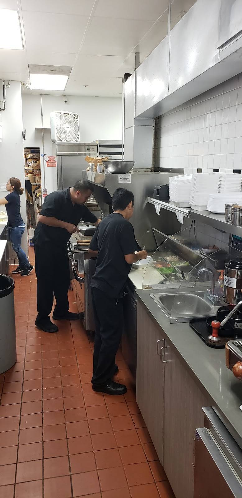 Le Cafe | cafe | 3070 Bristol St #170, Costa Mesa, CA 92626, USA | 7145561949 OR +1 714-556-1949